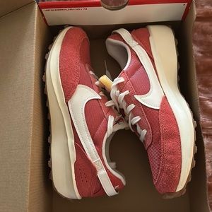 Nike Women's Waffle Debut Running Shoes 9.5 NEW